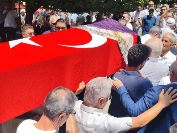 Bahri Palas’tan Derinlikli Bir Kalem Vuruşu: “Ölüm Var…”