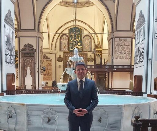 “Cami Sosyal Medya Dekoru Değildir!”