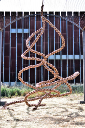 “Emanet/Troya” Sergisindeki “Kucaklaşma” ve “Yaşamın Göbek Bağı” Adlı Eserler 30 Eylül’e dek Troya Müzesi’nde Görülebilir