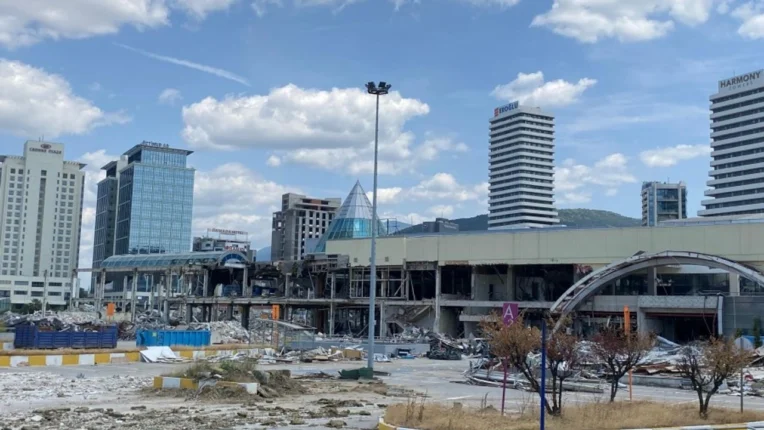 50 Bin Kişi Sıfır Daire Değil, Sıfır Umut Satın Aldı!