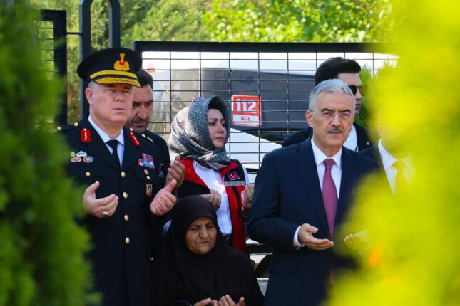 Bursa Protokolünden 15 Temmuz’da Şehitliğe Anlamlı Ziyaret