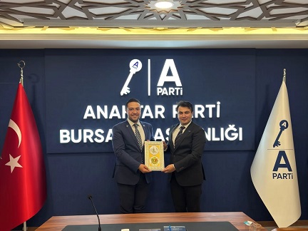 Genç Siyasette Nezaket ve Dayanışma Örneği