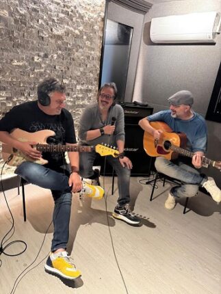 Kan Bağıyla Gelen Müzik, Sahnede Patlayan Enerjiye Dönüşüyor!