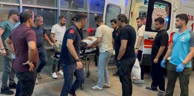 Kahta’da Polis Ekip Aracı Kaza Yaptı: 5 Yaralı