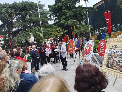 Memur-Sen’e Sert Suçlama: “8 Dönemdir Öğretmenin Ekmeğini Masada Peşkeş Çekiyorlar”