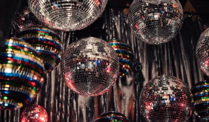 ANTALYA’DA 80’LER 90’LAR RÜZGÂRI ESECEK! “NOSTALJİ ÖDÜLLERİ” İLE ZAMANDA IŞIKLI BİR YOLCULUĞA HAZIR OLUN