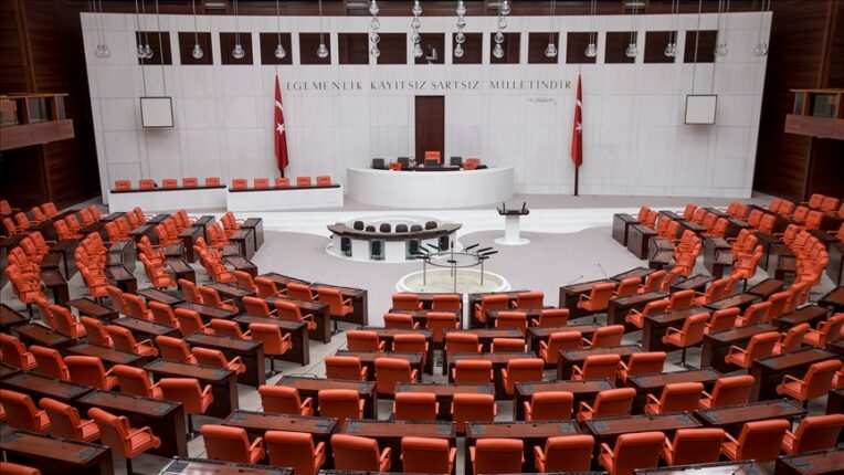 “600 Vekil Var, Halk İçin Kaç Kişi?”