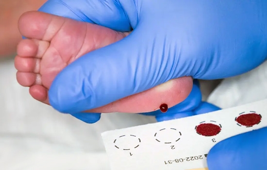 Topuk Kanı Zorunluluğu: Çocukların Üstün Yararı mı, Yoksa Rant mı?