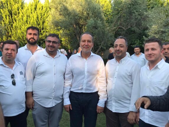 Yeniden Refah Partisi Osmangazi İlçe Başkanlığı’ndan Genel Başkan Dr. Fatih Erbakan’a Ziyaret