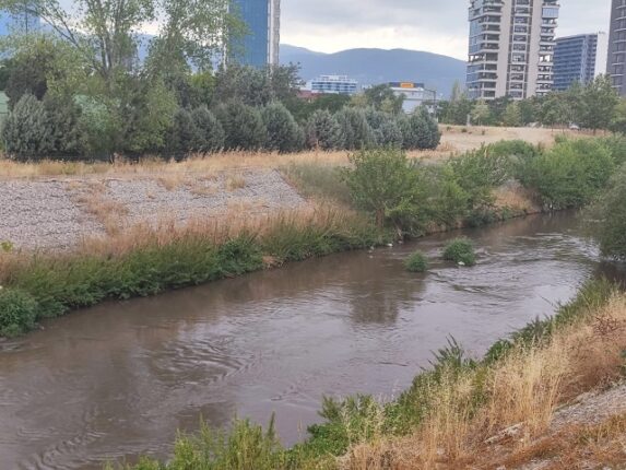 Bahri Palas Kaleminden | Taraf Olmak Değil, Doğruya Taraf Olmak