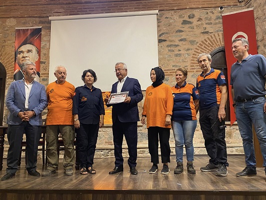 Yangınlara Müdahale Eden Muhtarlara “Başarı Belgesi”