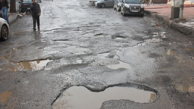 “Yol Çukur, Medeniyet Uzak!”
