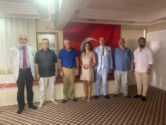 ABP Genel Başkanı Bedri Yalçın’dan Ankara Alevi Birlik Grubu’na Anlamlı Ziyaret ve Plaket Takdimi