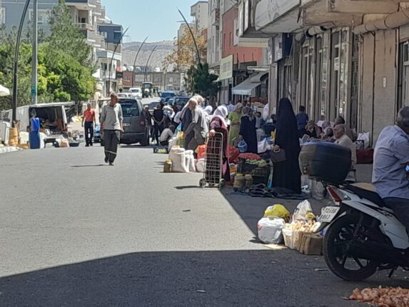 GERCÜŞ’ÜN MEŞHUR CUMA PAZARI HALKIN BULUŞMA NOKTASI