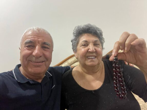 MÜTEAHİT MEHMET ÇİFTÇİ, ÖYLE BİR DOST VE ERDEMLİ İNSANKİ KENDİSİNİ VARSILLIĞI İLE DEĞİL DUYARLI VE MÜTAVAZİ KİŞİLİĞİ İLE TANIDIM.