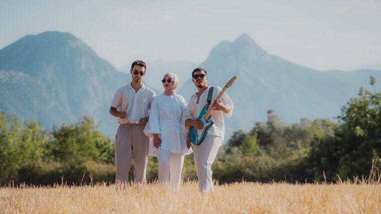 Antalya Gecelerinde Yankılanan Aile Müziği: HİSKODU Sahneye Ruhu Taşıyor