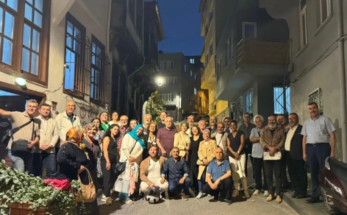 BALIKESİR YAZARLAR VE ŞAİRLER DERNEĞİ’NDE YENİ DÖNEM: BAŞKANLIĞA FATMA YAŞAR SEÇİLDİ!