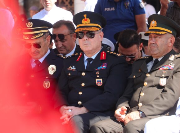 Tümgeneral İdris Tataroğlu, Bursa’nın Düşman İşgalinden Kurtuluşunun 103. Yıl Dönümünde Protokolle Birlikte Törendeydi