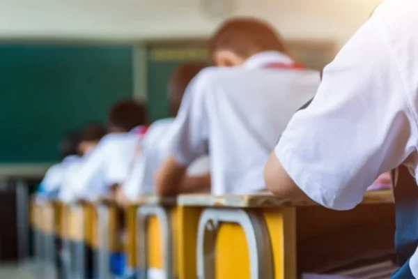 “Zorunlu Eğitim mi, Aile Eğitimi mi?” — Murat Çakmak’tan Sert Eleştiri