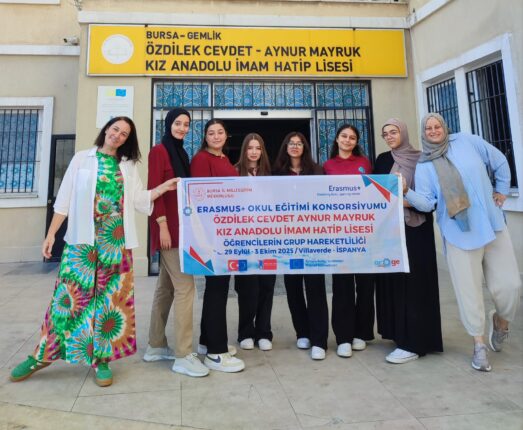 Gemlik Özdilek Cevdet Aynur Mayruk Kız Anadolu İmam Hatip Lisesi İspanya Yolcusu!