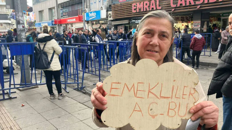 Türkiye Emekliler Derneği Bursa Şubesinde Emeklilerin Sorunları Masaya Yatırıldı