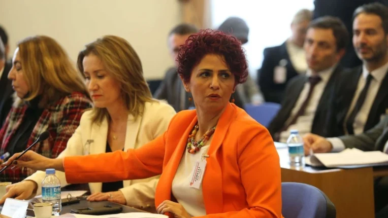 Emeklilerin Hayat Direnişi: Gönül Boran Özüpak’tan İktidara Sert Tepki