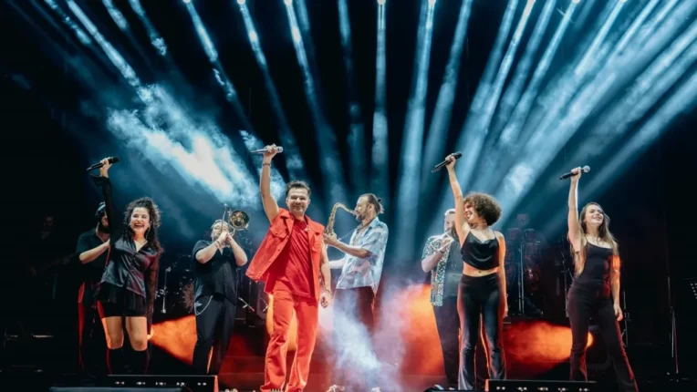 KENAN DOĞULU İLE VADİ AÇIKHAVA SAHNESİNDE YAZA VEDA