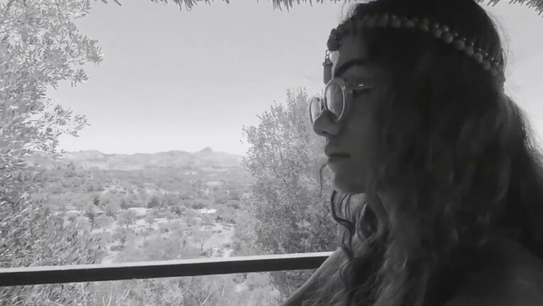 Ekin Tutkun’dan Yeni Şarkı: “Yaşamak Bu Değil”