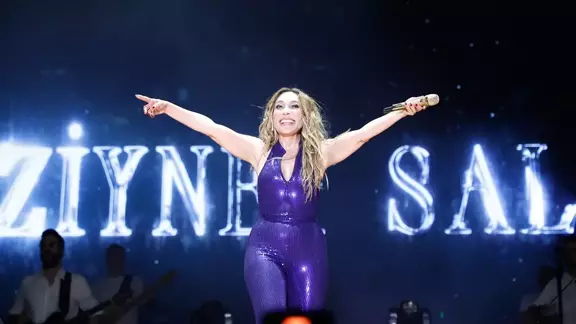 BEN SAHNE BAĞIMLISIYIM…