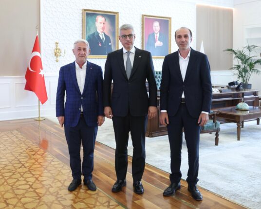 Bursa’da sağlıkta küresel zirve; 64 ülkeden alıcılar geliyor!