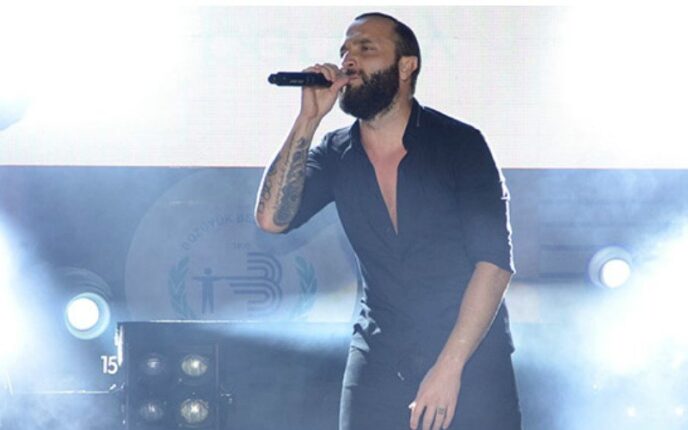 AFYON’DA MÜZİK FIRTINASI BAŞLIYOR! JOLLY JOKER 15. MEKANINI BERKAY’LA AÇIYOR!