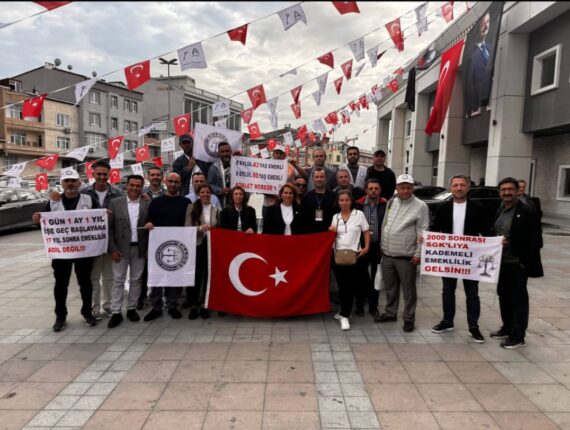 “Kademeli Emeklilik Bizim Emeğimizdir!”