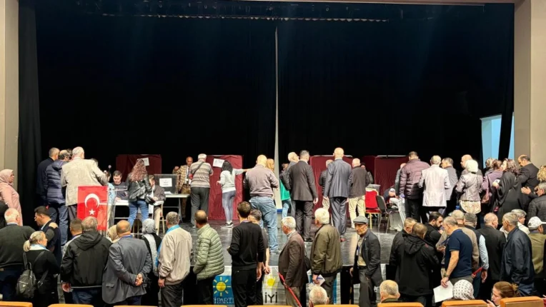 İYİ Parti Yıldırım’da Yeni Dönem: İsmail Seyis Başkan Seçildi