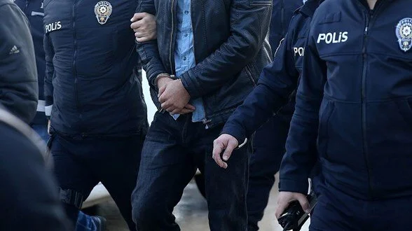 BURSA MERKEZLİ 3 İLDE RÜŞVET VE ÖRGÜT OPERASYONU: 21 GÖZALTI, 2 FİRARİ