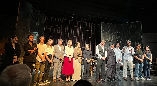 Kafa Sahne’den sezonun ilk prömiyeri: “Duvarların Ötesi”