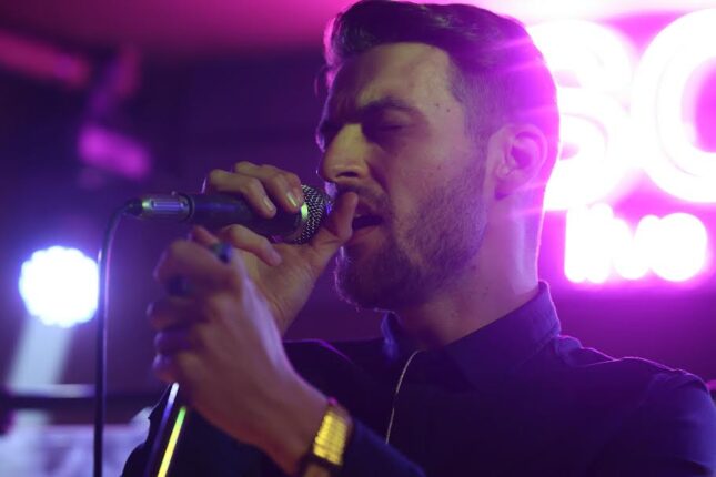 BERAT SAHNESİ İLE BÜYÜLEDİ!