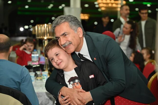 Öğretmenler Günü’ne Özel Sanat Dolu Gece: Başkan Deviren’den Sanata ve Sanatçıya Tam Destek