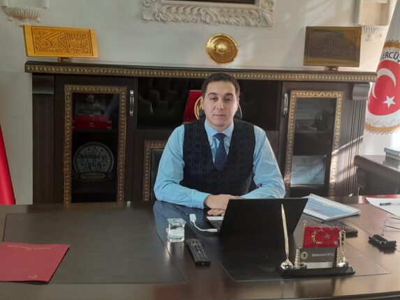 GERCÜŞ KAYMAKAMI MUHAMMED ÖZTAŞ’TAN ANLAM YÜKLÜ 24 KASIM ÖĞRETMENLER GÜNÜ MESAJI