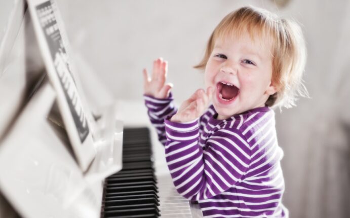 ZİHNİN MELODİSİ ÇOCUKLARDA ERKEN YAŞTA MÜZİK EĞİTİMİ