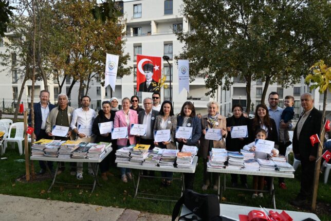 “En Güzel Koku Kitap Kokusu”