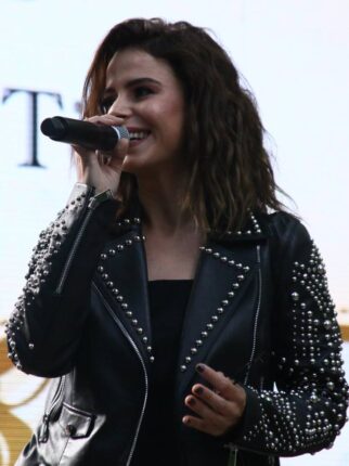 Simge’den Görkemli Albüm Lansmanı: “Anlatasım Var”