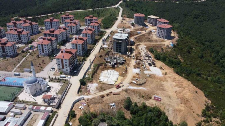 Orhaneli’de Yangının Ardından Yükselen Beton: TOKİ İnşaatı Tartışmaları Büyüyor