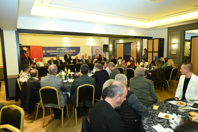 AK Parti Gemlik ve Orhangazi teşkilatlarında çoşkulu buluşma: 800 yeni üye AK Parti’ye katıldı