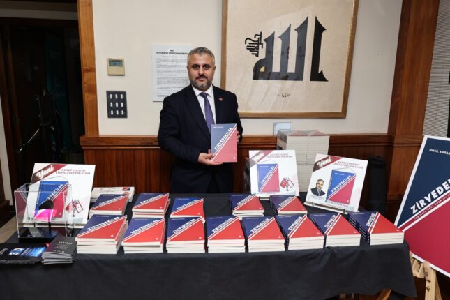 Londra’da ” Zirvedekiler” kitabı lansmanı muhteşem bir katılım ile gerçekleştirildi