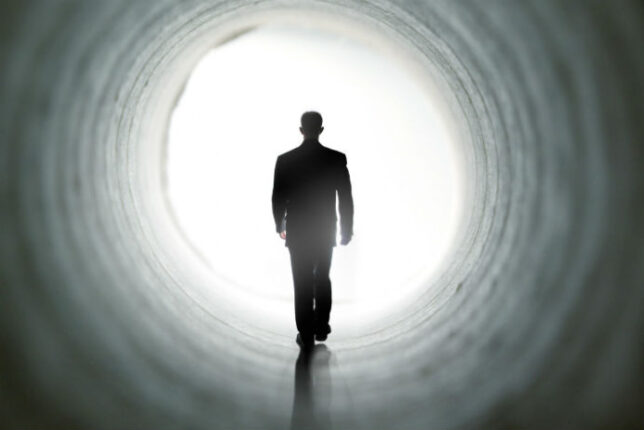 Ölümün Gölgesinde Yaşamak