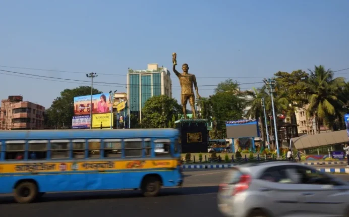 MESSİ’YE HİNDİSTAN’DA DEV HEYKEL!