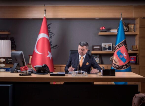 HUKUKİ SÜREÇ DEVAM EDİYOR: KESİNLEŞMİŞ HÜKÜM YOK, ADAYLIK ÖNÜNDE ENGEL BULUNMUYOR