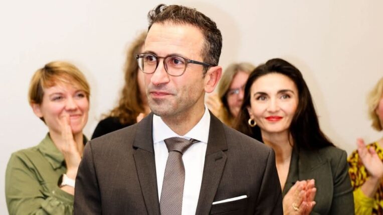 Sevgi Yıldız’ın Kaleminden: Kiel’de Tarihi Zafer – Samet Yılmaz Yeni Belediye Başkanı Oldu