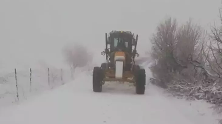 İL ENCÜMENİ M. EMİN SOYVURAL’DAN GERCÜŞ’E KIŞTA DA HİZMET ELİ