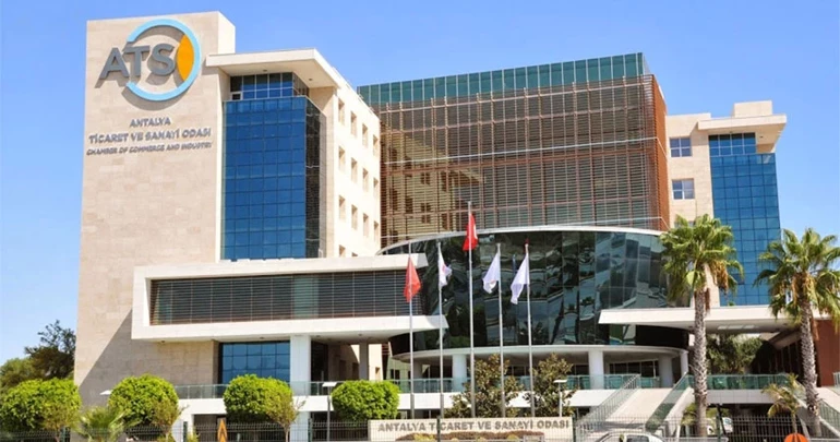 “Biz Makamın Değil, Hizmetin Peşindeyiz”